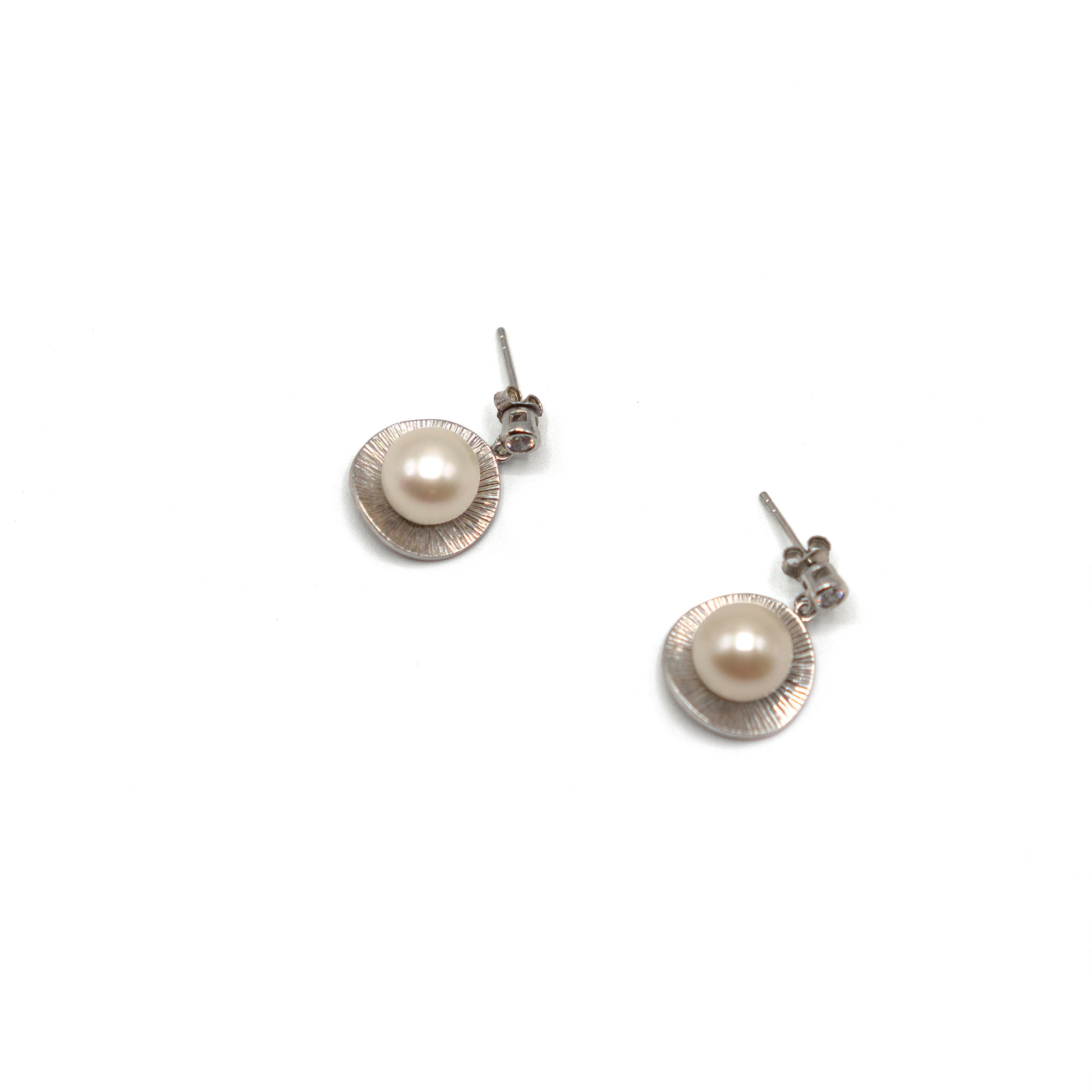 18ct Gold Vermeil Pearl Earrings