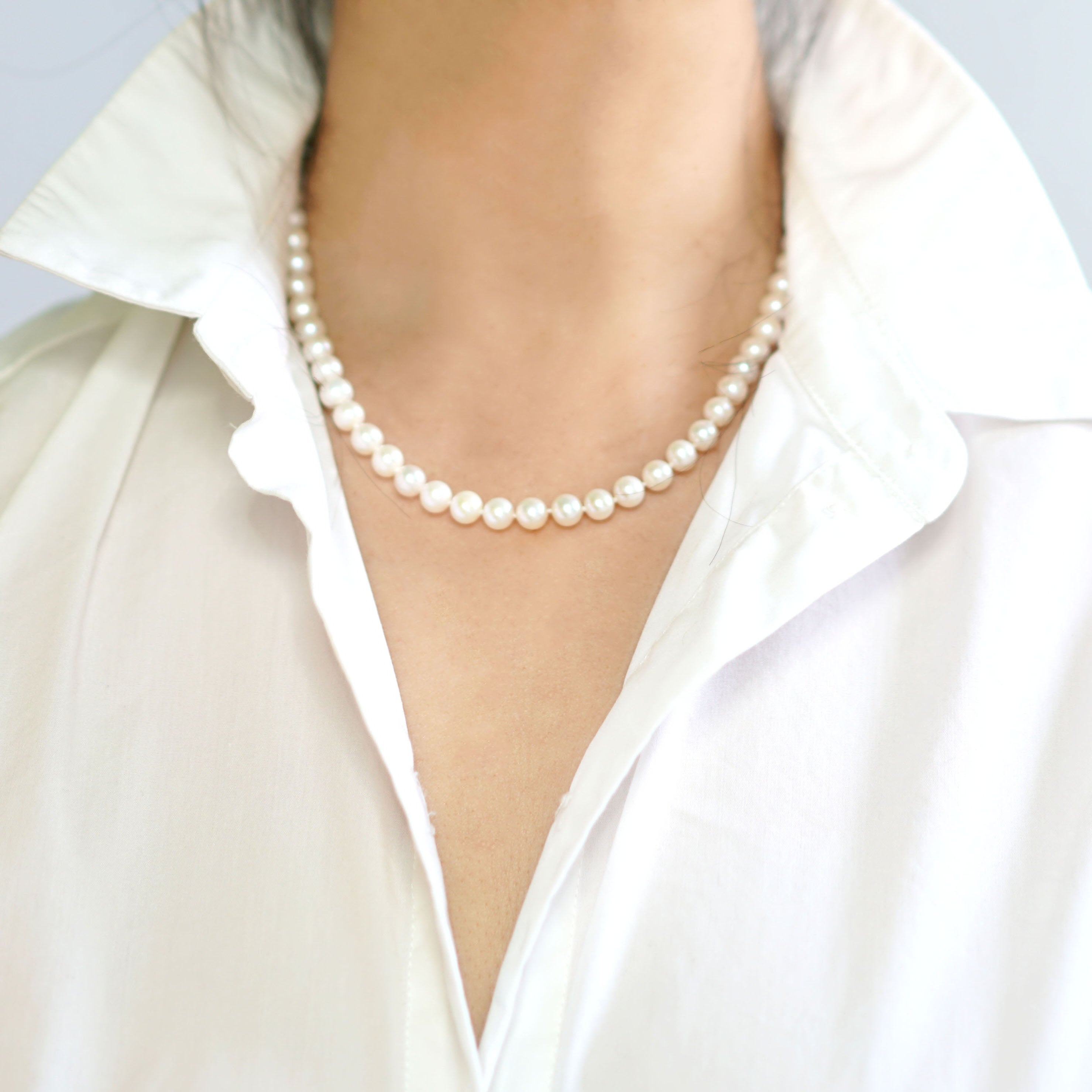 Hand-braided Classic Pearl Necklace With Gold Clasp